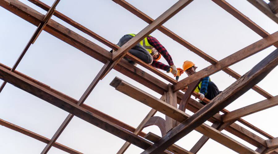 Professional gutter cleaning services in Cathlamet, WA